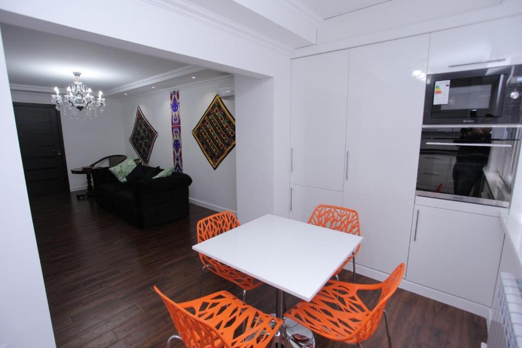 Overlooking Registan Square Luxury 2 Bedrooms Apartment Samarkand Exterior photo
