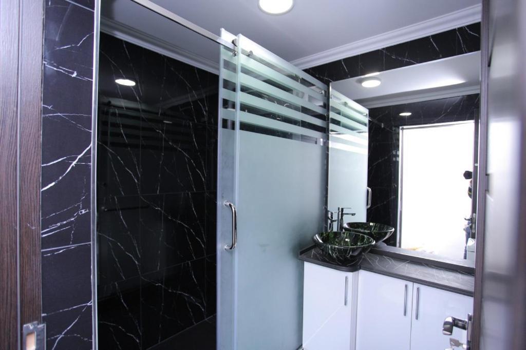 Overlooking Registan Square Luxury 2 Bedrooms Apartment Samarkand Exterior photo